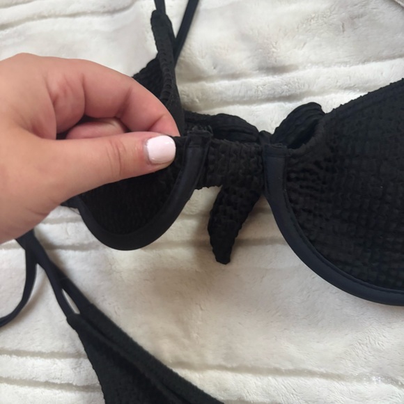 SHEIN Black Bikini Minimalist Swimwear - Picture 3 of 5